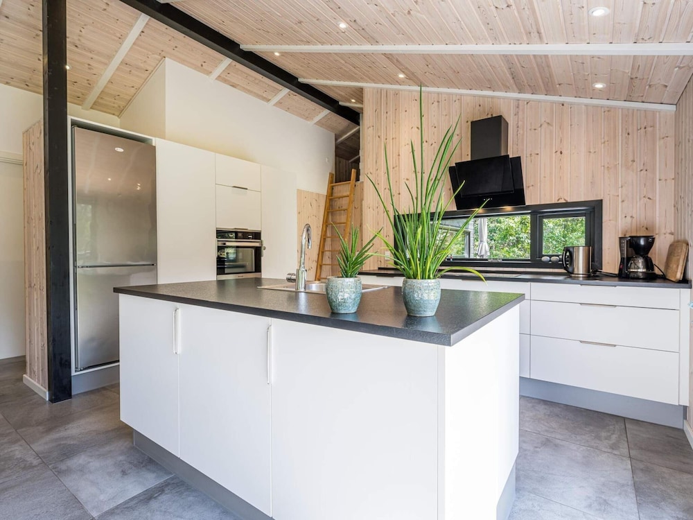 6 Person Holiday Home in Blavand