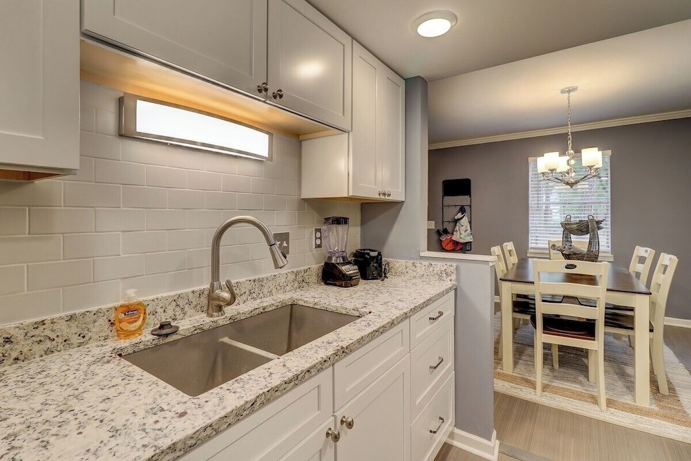 Spacious 3BR Hilton Head Getaway + Pool Access