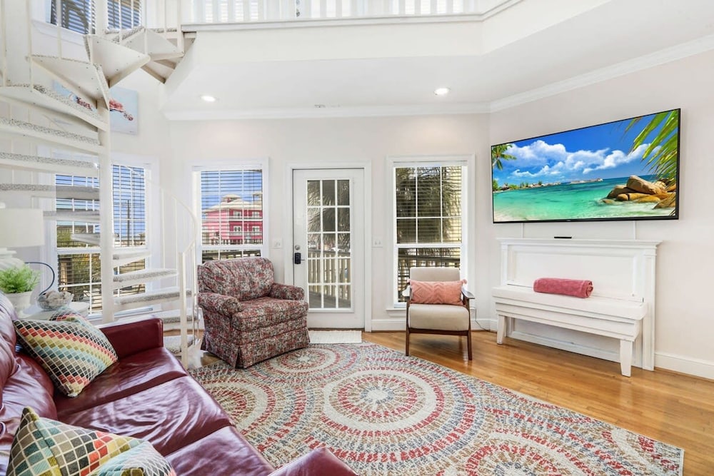 Camp David Side A pvt Pool Beach View Sleeps 9
