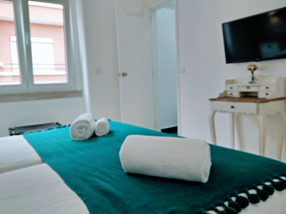 Lisbon Terrace Suites Apartment for Large Groups with Amazing Terrace