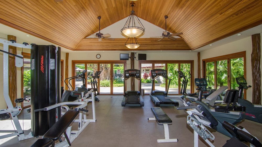 Spacious Townhome - Stunning Golf Course Views - Pool & Fitness- Vrkcv