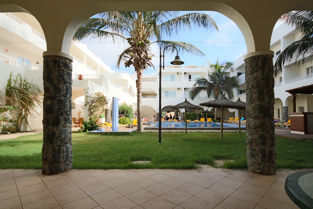 Sal Vacations - Hotel Pontao - Property Image 4
