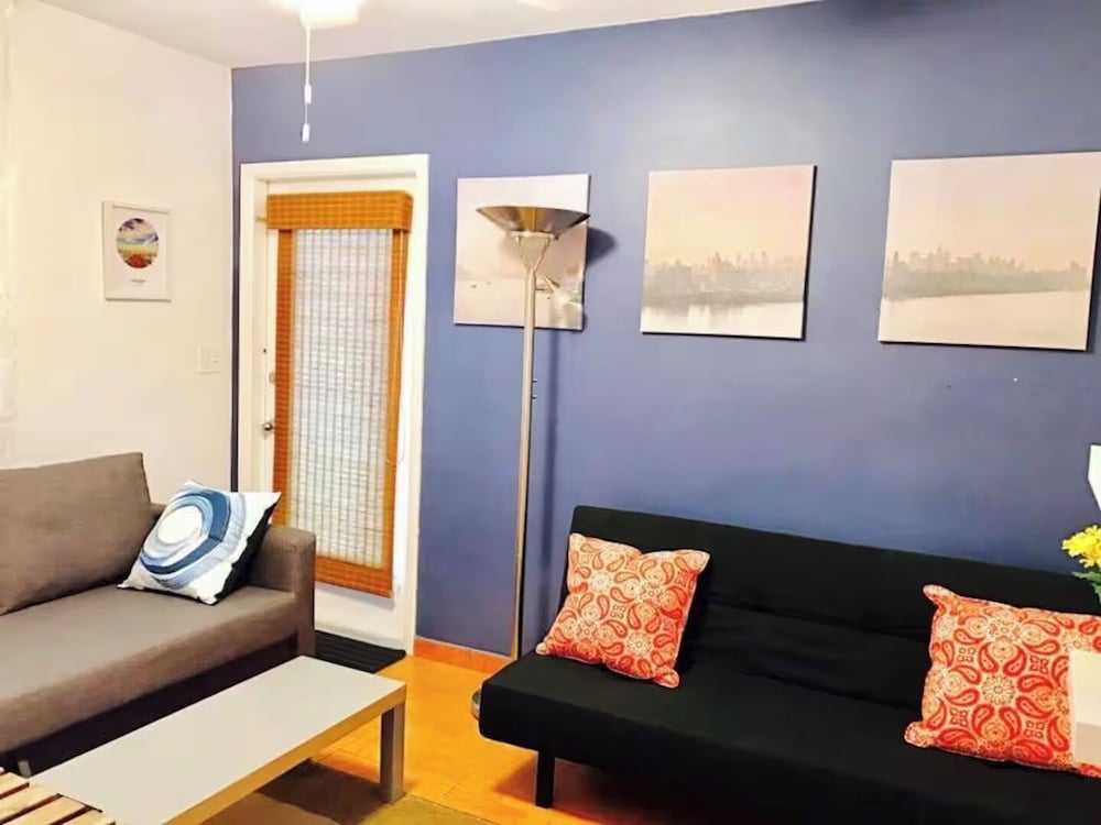 1BR Pet-friendly Condo w/ Parking & Backyard BBQ