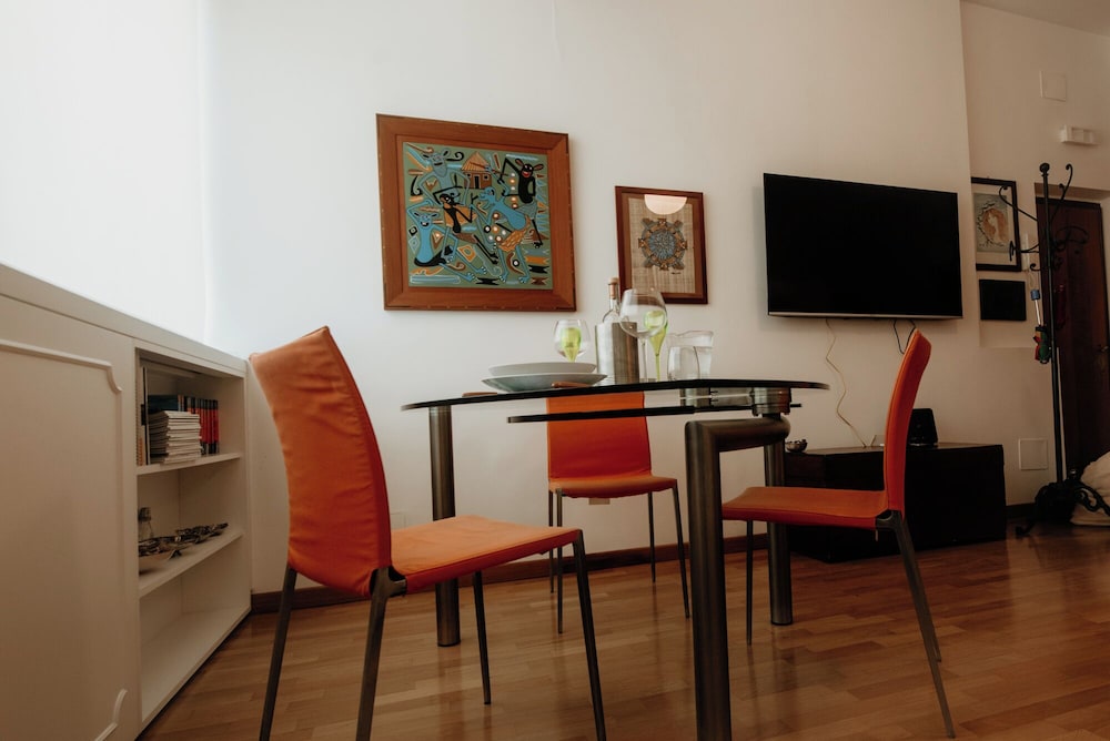 Green Hill Apartment