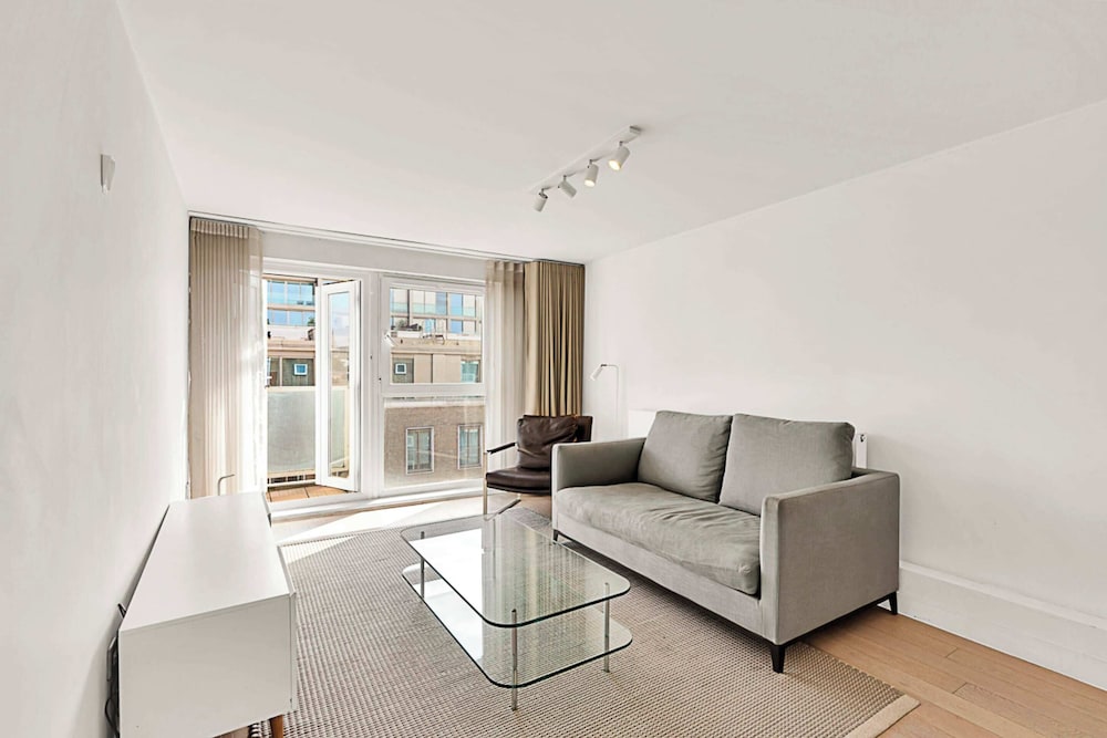 Chic Belgravia Apartment