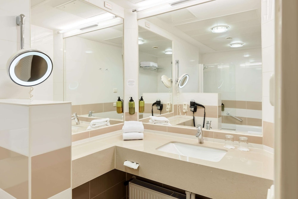 Linz Vacations - Hotel Schillerpark Linz, a member of Radisson Individuals - Property Image 99