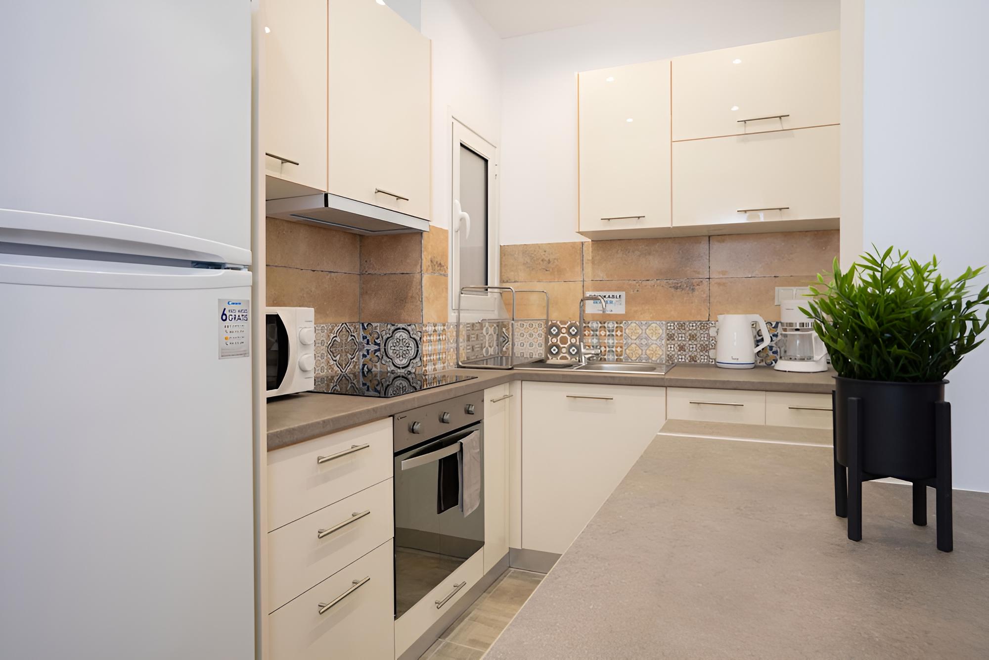 Black Pearl apt in Koukaki