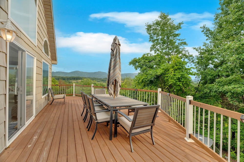 Cozy 3BR Lake Access w Sauna
