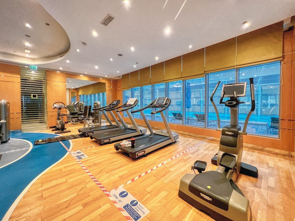 Amazing 1 BR Apartment Damac Mall Street