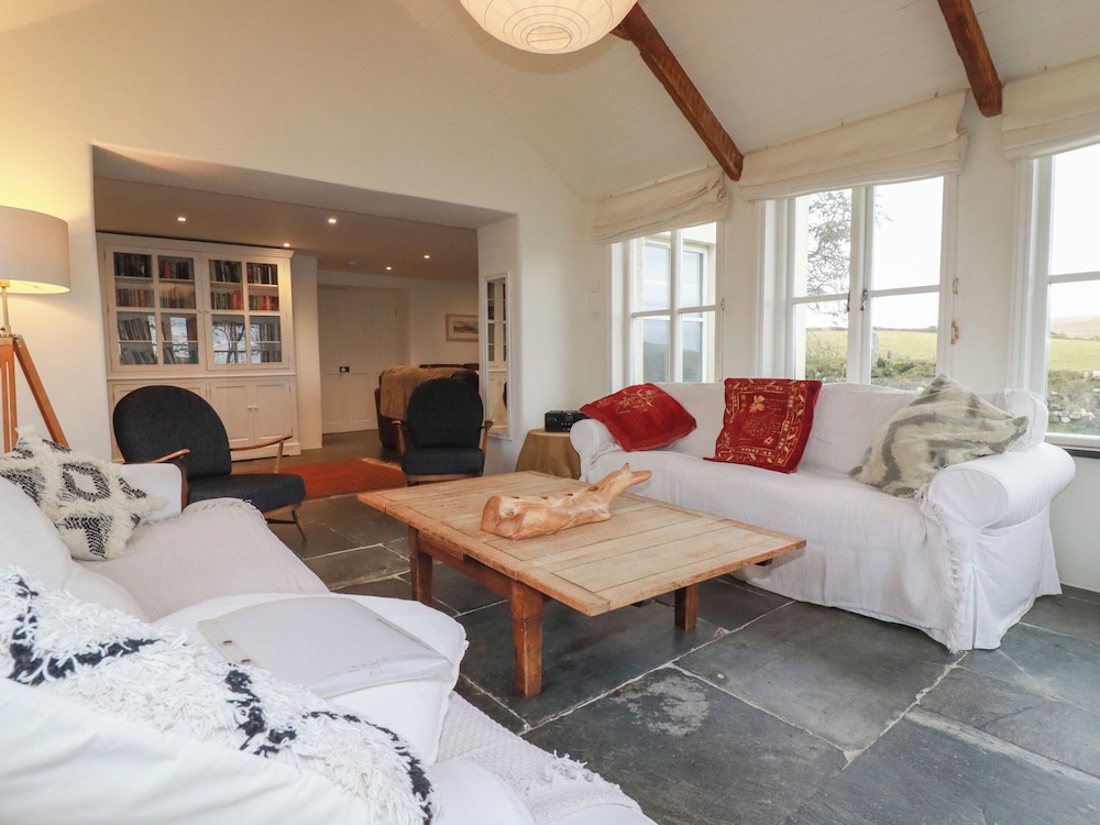 Poldue House