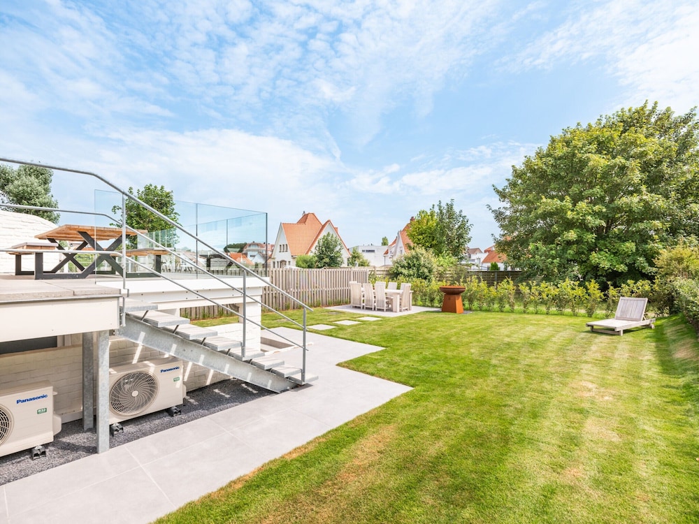 Villa in Koksijde Near the Sea