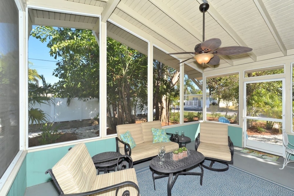 Minnow 2 2 Bedroom Villa by RedAwning