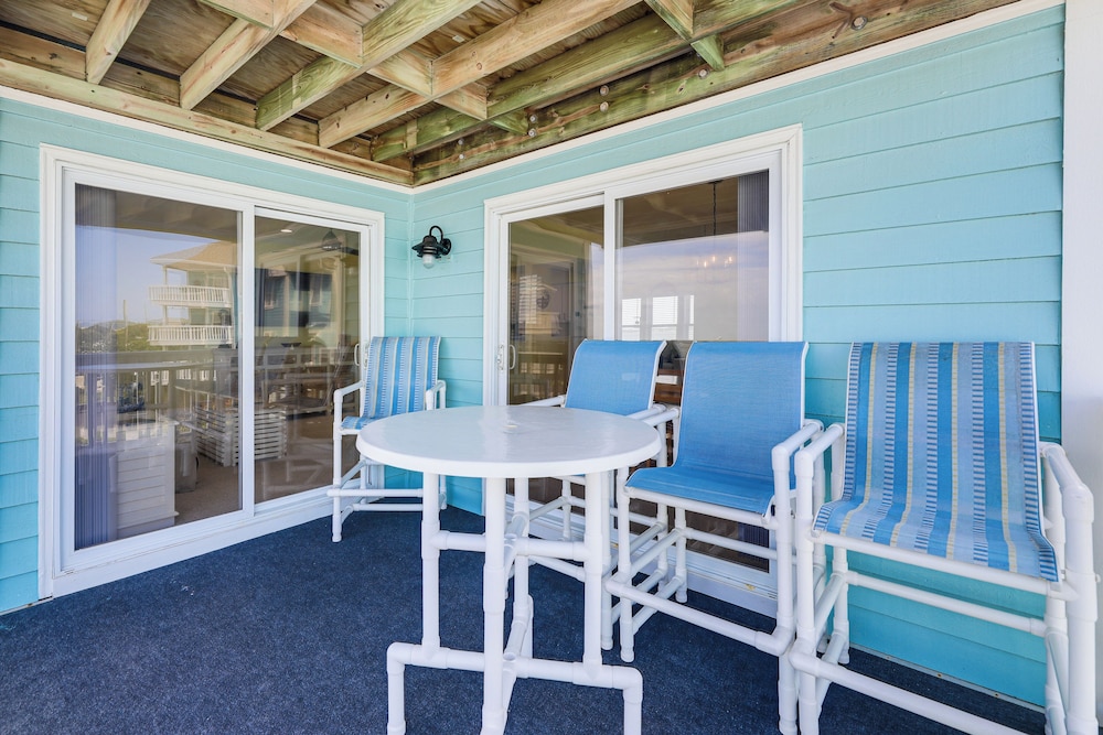 Marina Views, Walk to Beach: Atlantic Beach Condo!