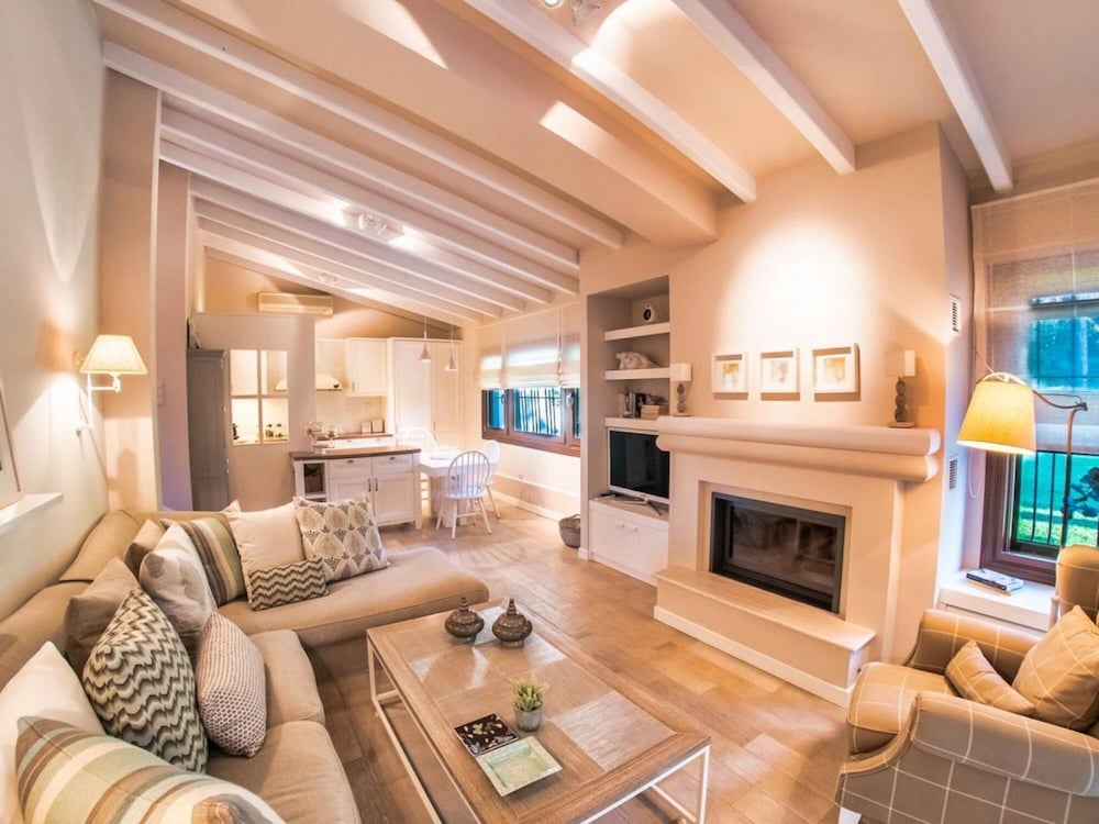 Boheme Villa by Travel Pro Services photo 4