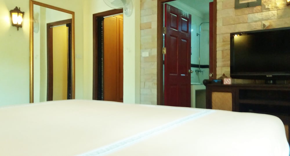 Baan Laksee Pool Villa
