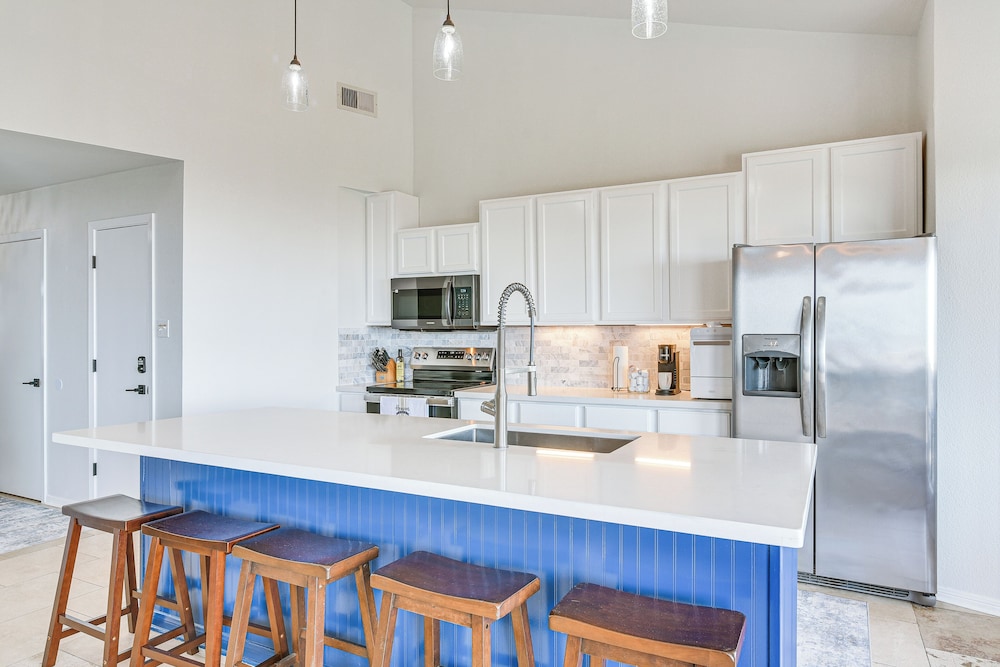 Beachfront Retreat: West End Home in Galveston!