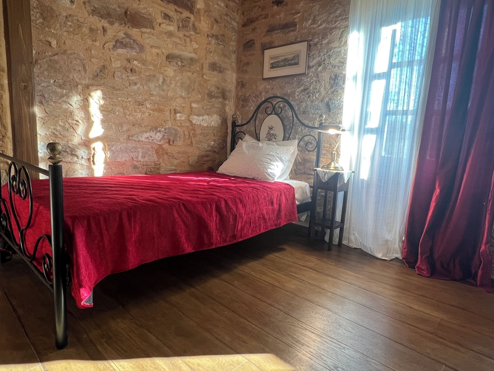 Pietra Rossa