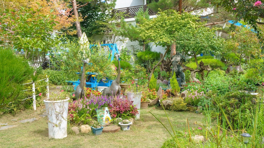 Samcheok Garden Pension
