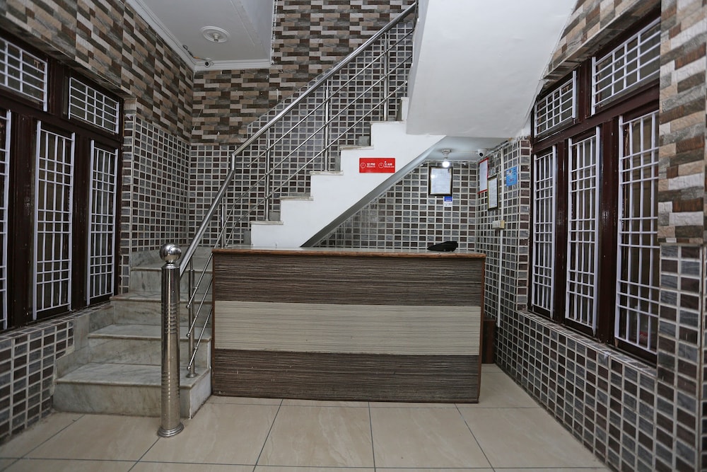 Lobby & Reception