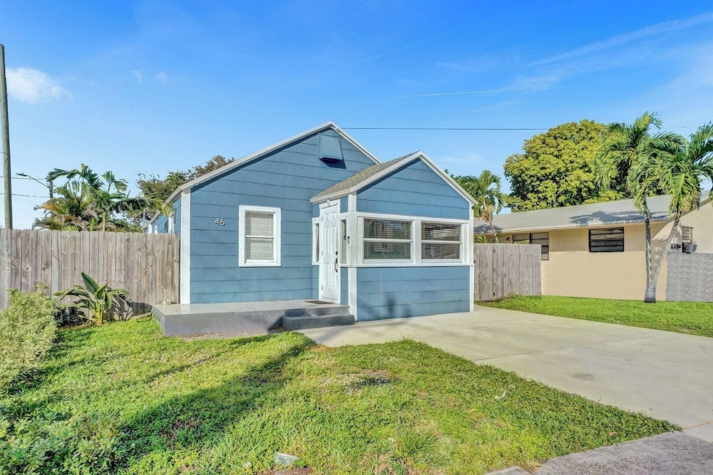 Zen 2br, 7 Min From Beach & Airport, Save Now!