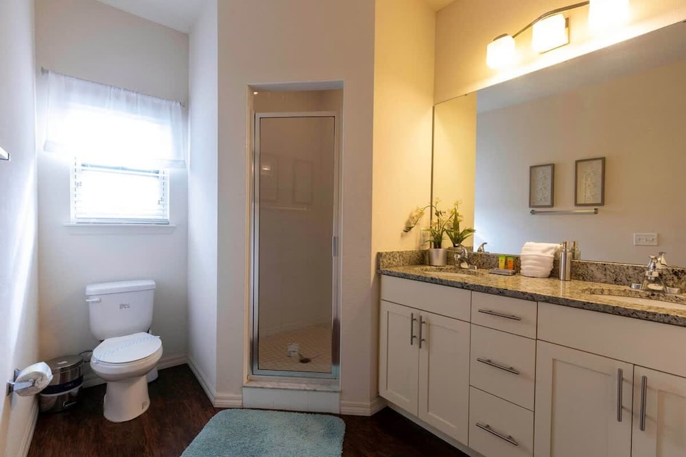 4BR Family Townhouse Steps to Disney