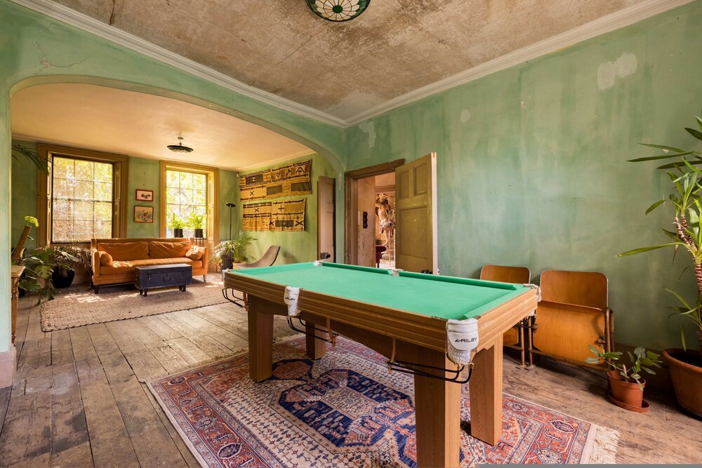 Extraordinary Grade Ii-listed Early Georgian Home