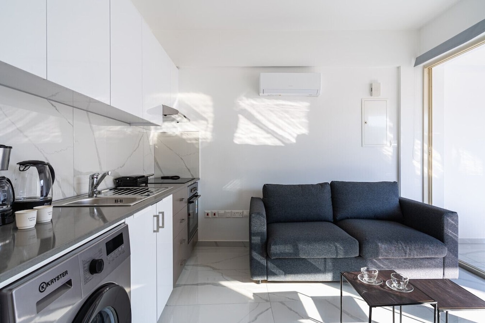 Marble - Studio & Balcony in Larnaca