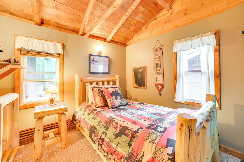 Steps to Lakefront: Dog-friendly Cabin in Levering