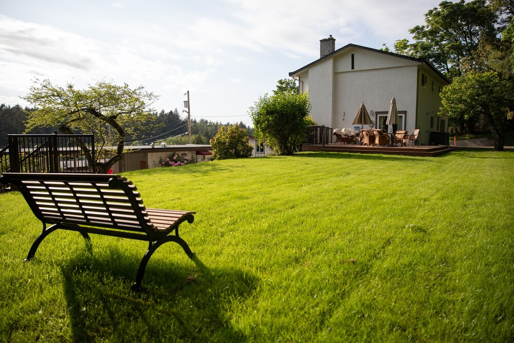 Cherry Tree Inn Victoria