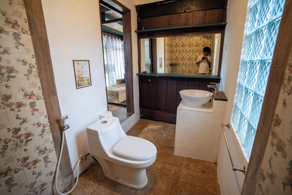 Room-cozy 2-bedroom Lumbung Cabin in San