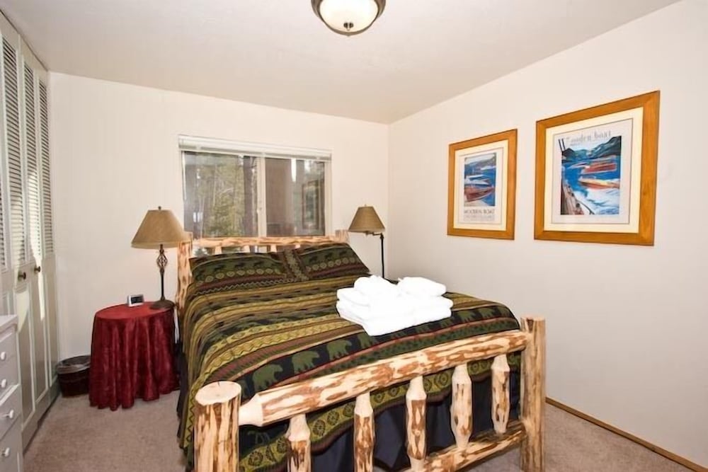 2853 Springwood Dr.