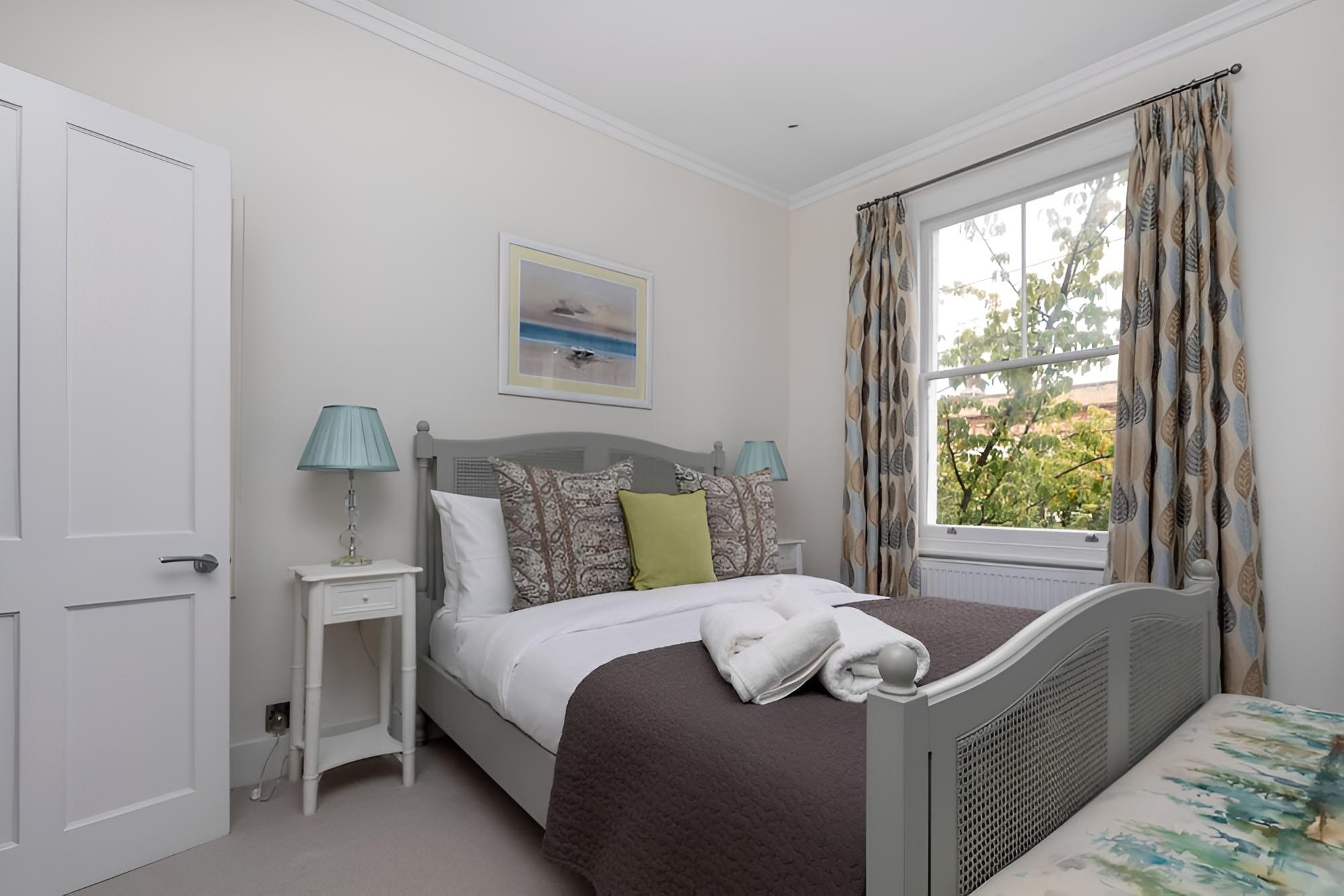 Vibrant 1BD Home With Outdoor Patio - Hammersmith!