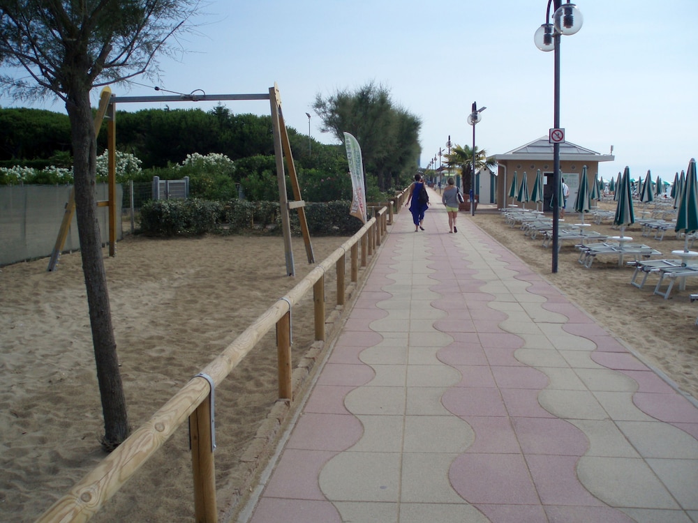 Photo 29