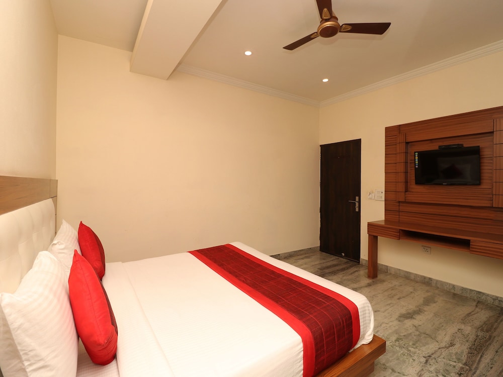 OYO 13773 The Shoba Estate