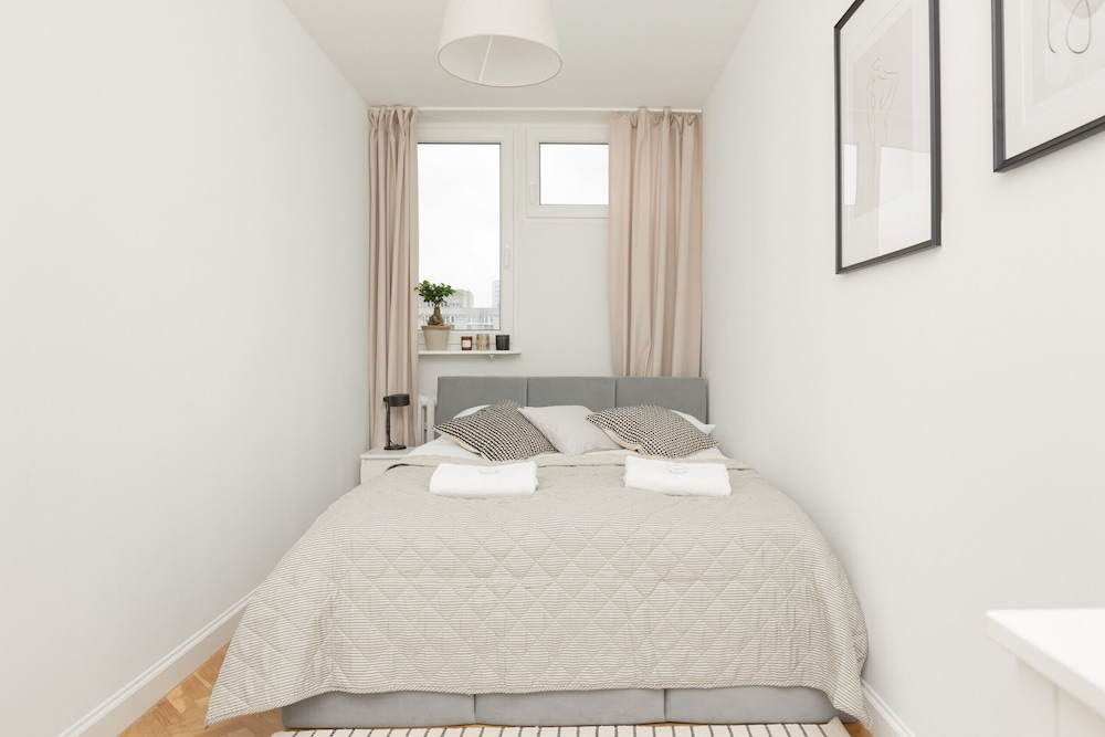 Warszawa Apartment Żelazna by Renters view 2