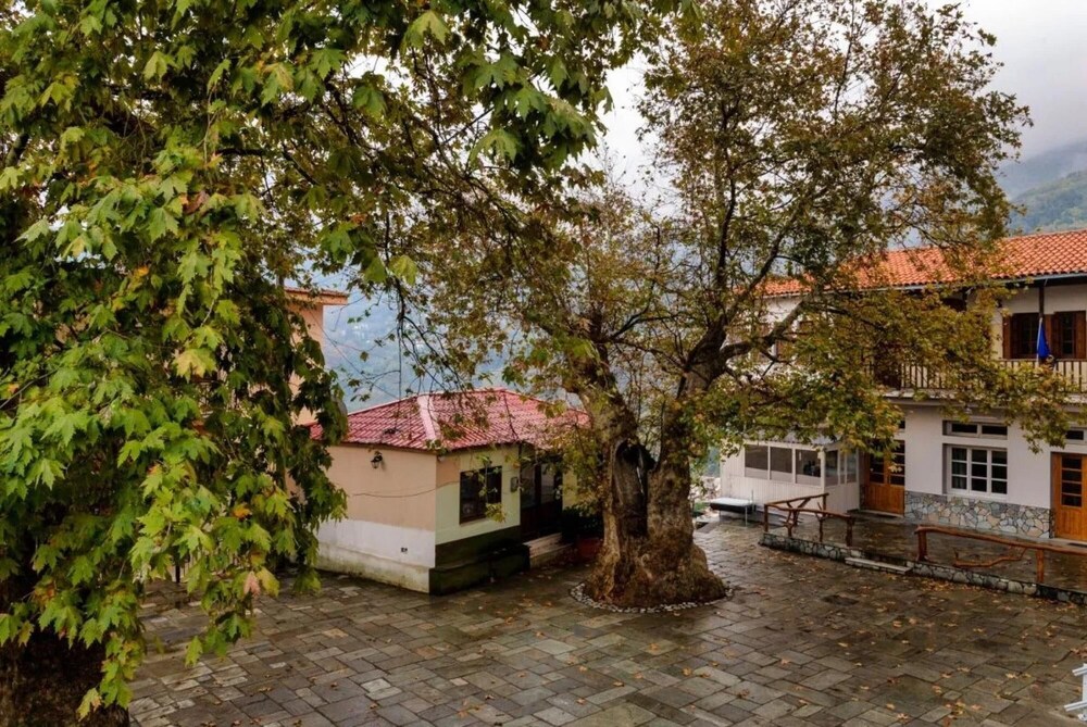 Hara s House Pelion