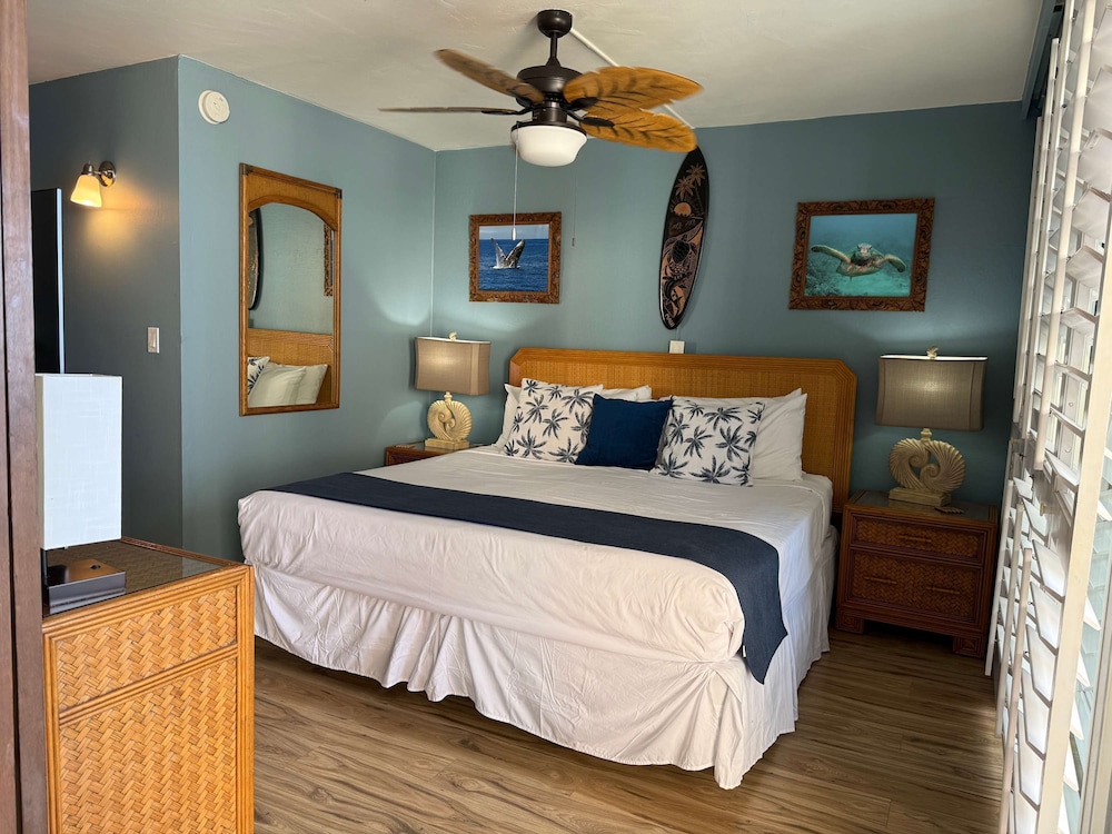 Whale Watching From Your Lanai - Tropical Oceanfront 2-2 in West Maui