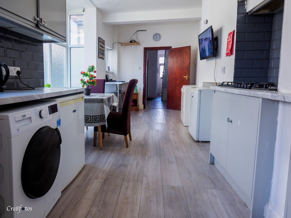 WoodHus Lodge Cosy Large Family Room 4