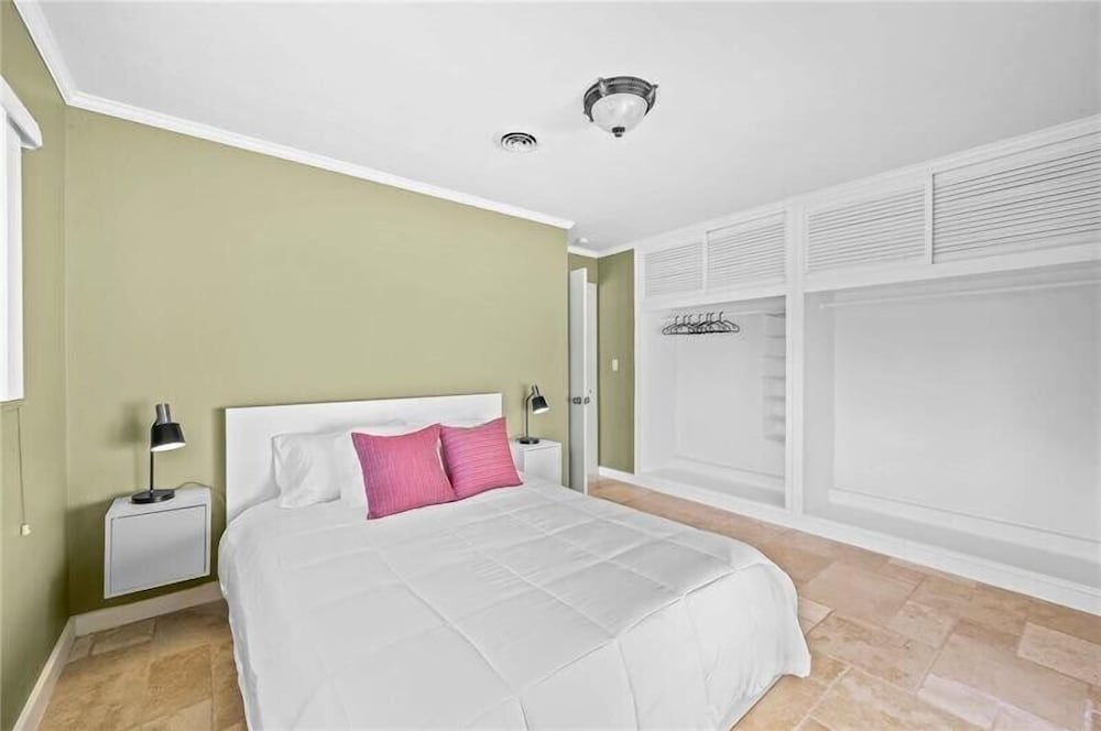 332 Wilton Manors in Wilton Manors