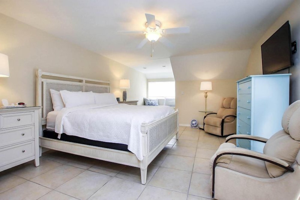South Seas Bayside Villa 5344 view 2