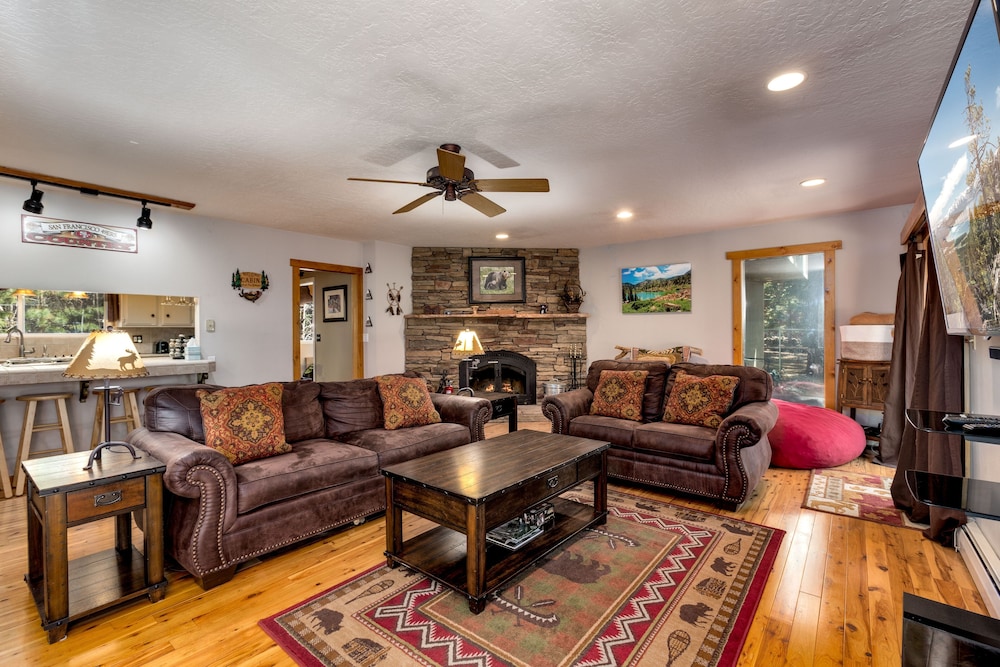 Sundown Lodge 4 Bedroom Home