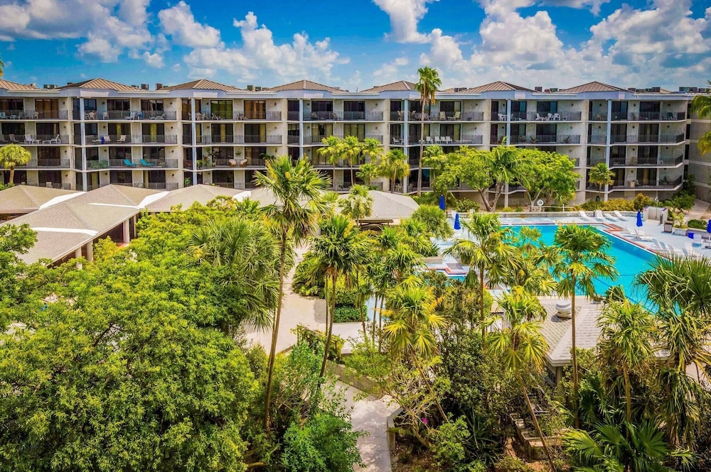 Atlantic Paradise by Avantstay Great Location w/ Balcony, Outdoor Dining & Shared Pool & Hot Tub!