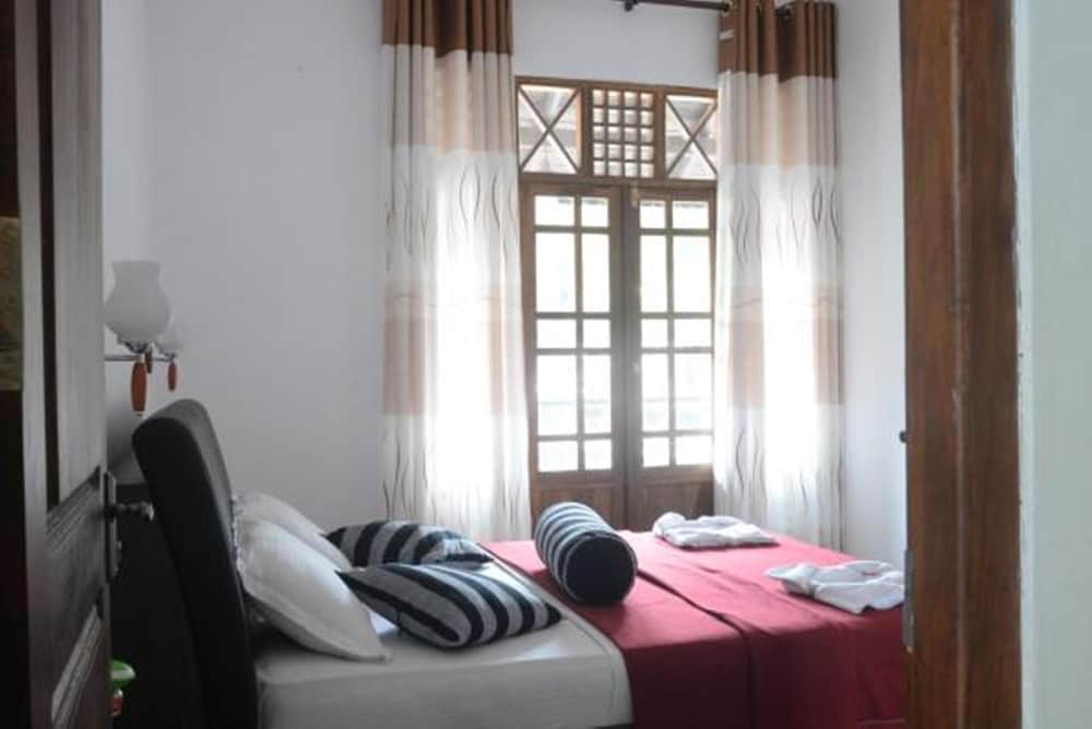 Shadow Inn Guest House Ella