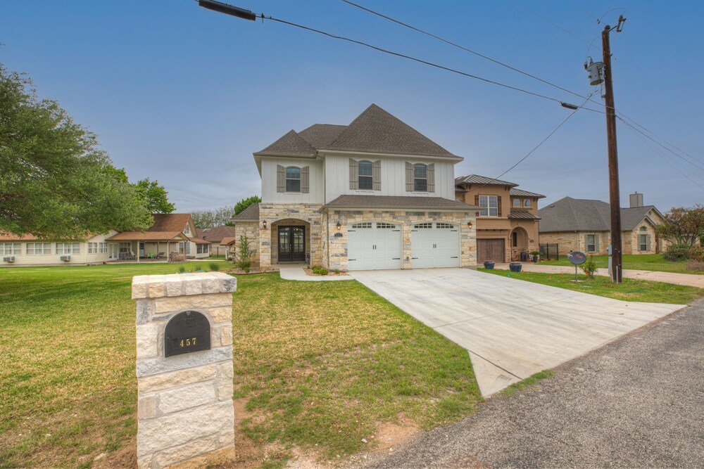 Stunning Luxury Home on Lake Lbj! - Property Image 20