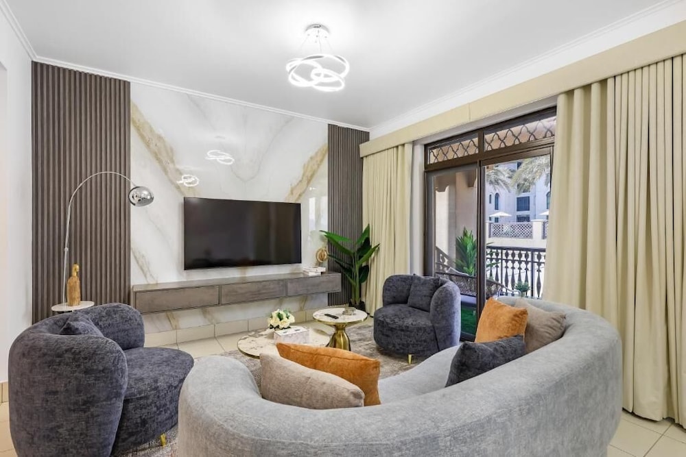 Durrani Homes Zafran Luxe Stay Iconic Burj View