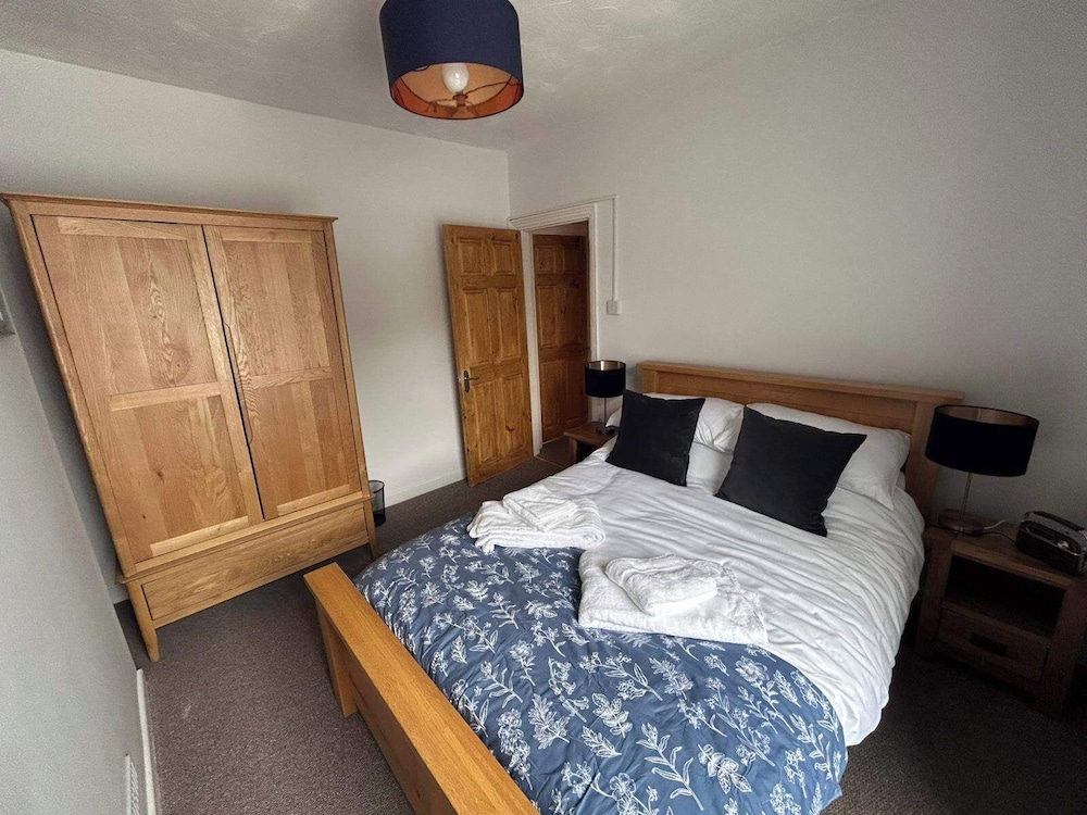 Family-friendly Cosy Home With a Spacious Garden