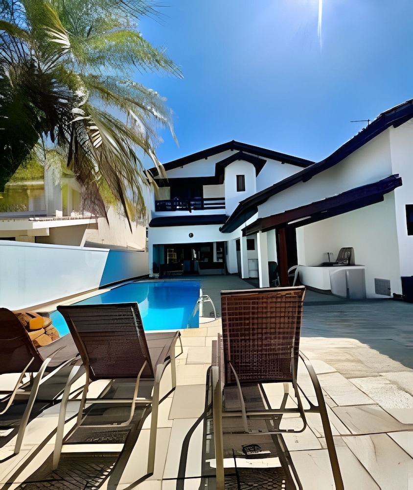 Casa com piscina em Acapulco Guarujá SP3