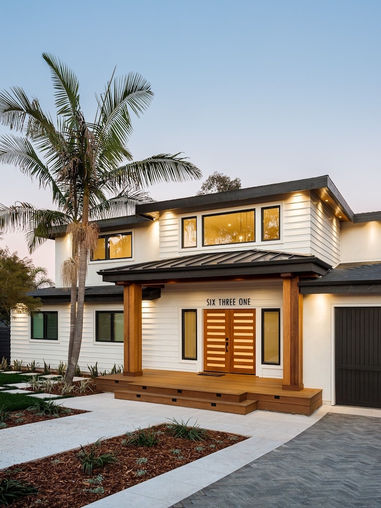 San Jose Vacations - Modern Luxury Retreat 4 Bedroom Home by RedAwning - Property Image 1