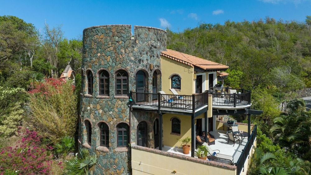Peter Bay Gatehouse