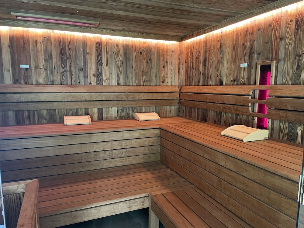 Chalet in Saalbach With Panoramic Sauna